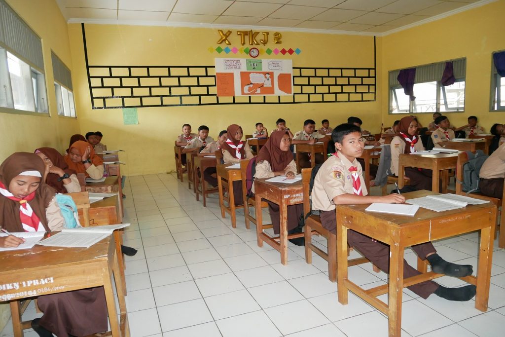 GALERI MADING DAN RUANG POJOK  BACA  KELAS  TAHUN 2022 SMK  